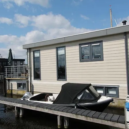 Houseboat Big Poel House